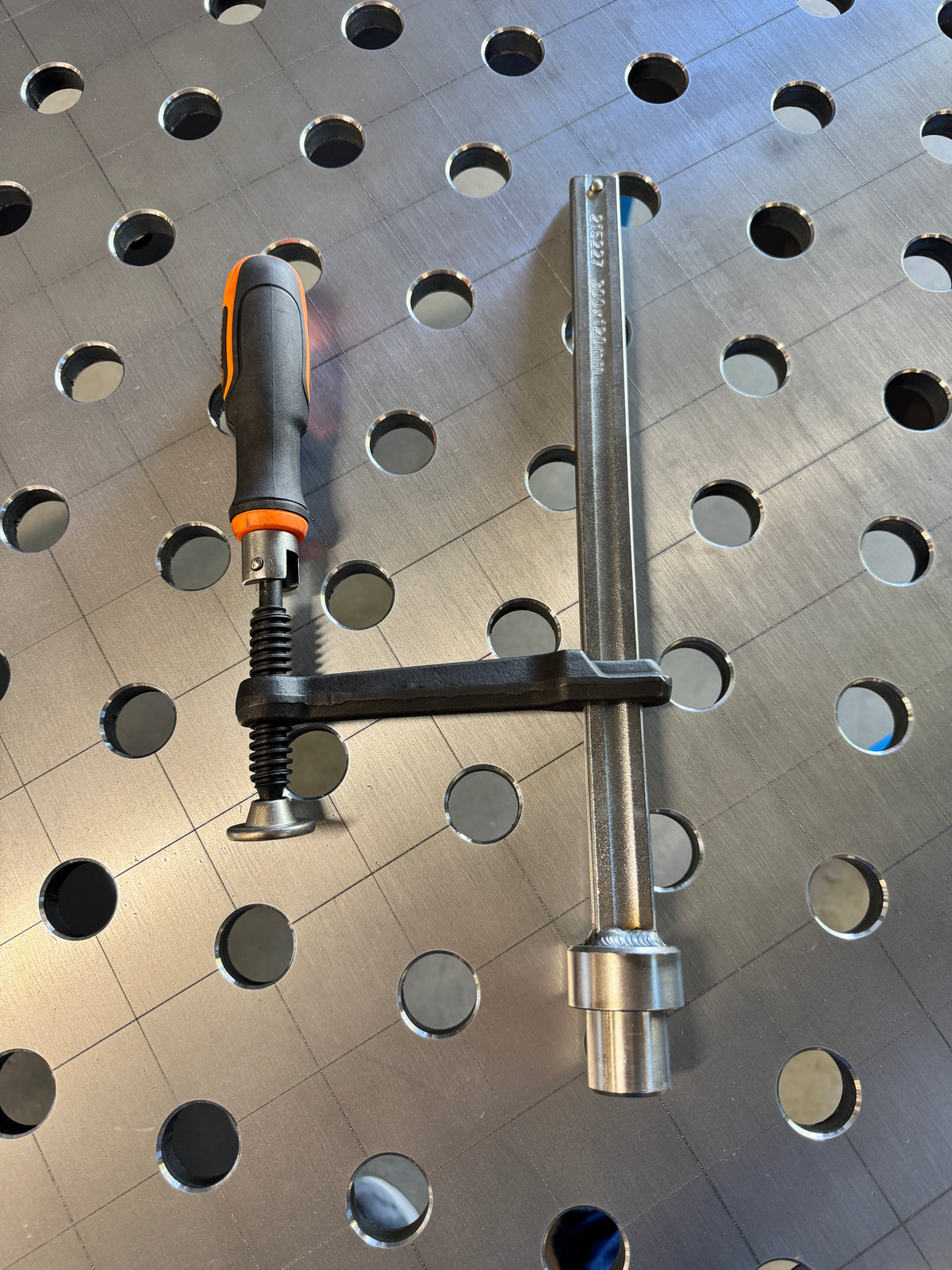 Klem 80x300 Ø28