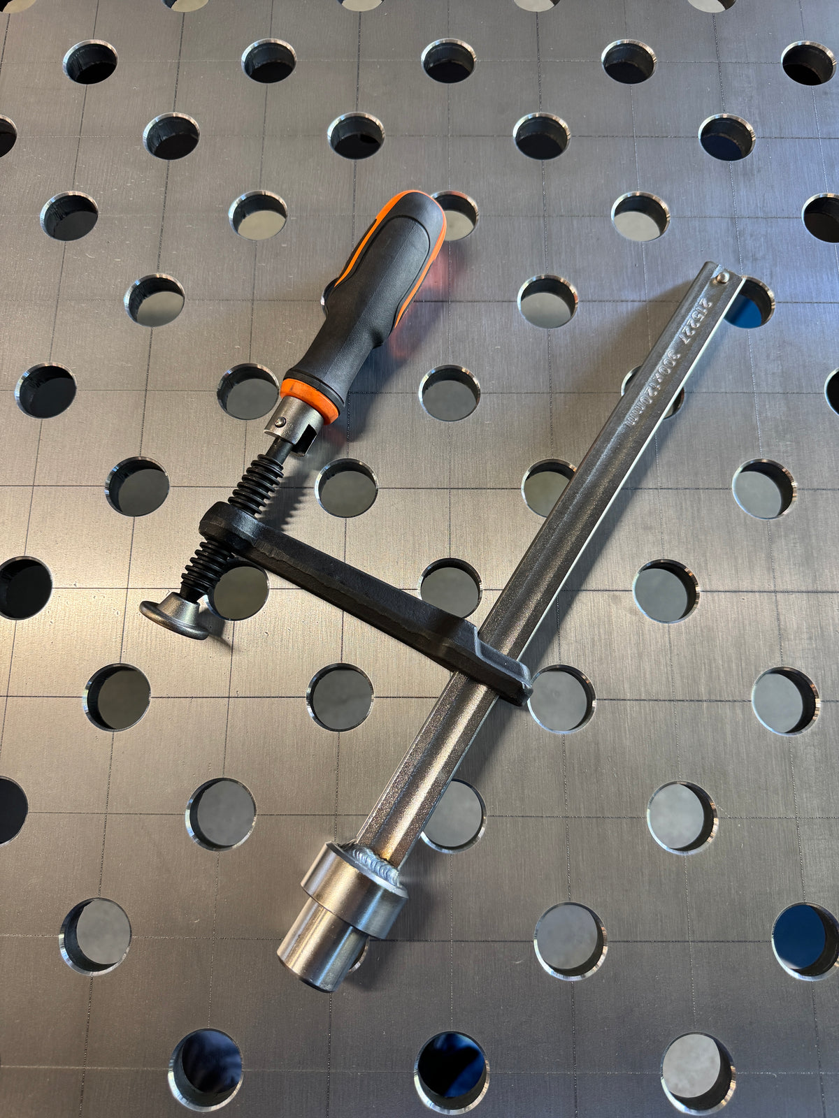 Klem 80x300 Ø28
