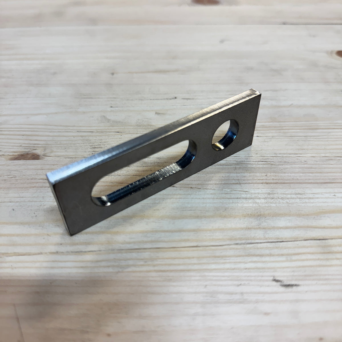 Stop Bar 100x30 6 mm 